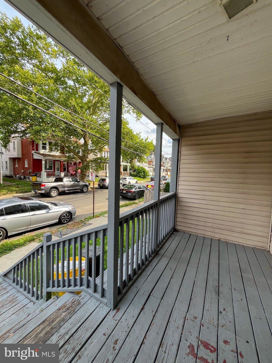 57 Laurel Ave – photo 2