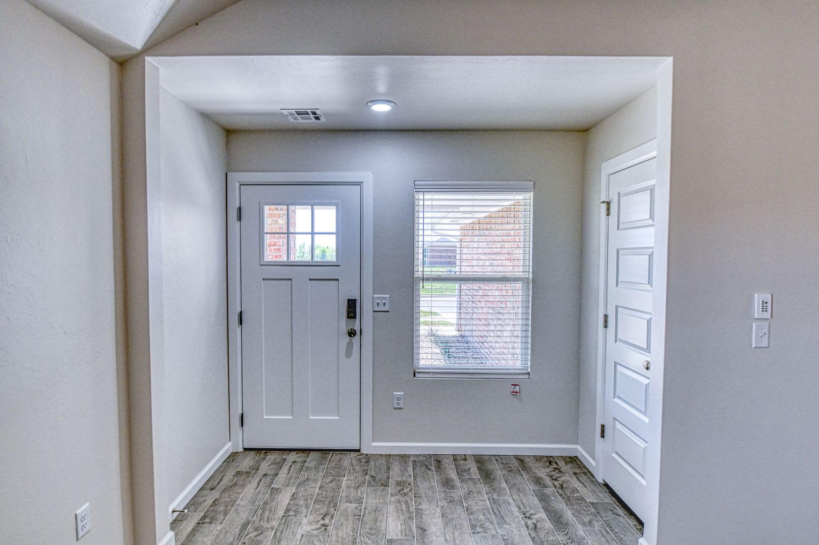New Construction In Varenna Landing Storm Shelter And Lawn Care Included – photo 3