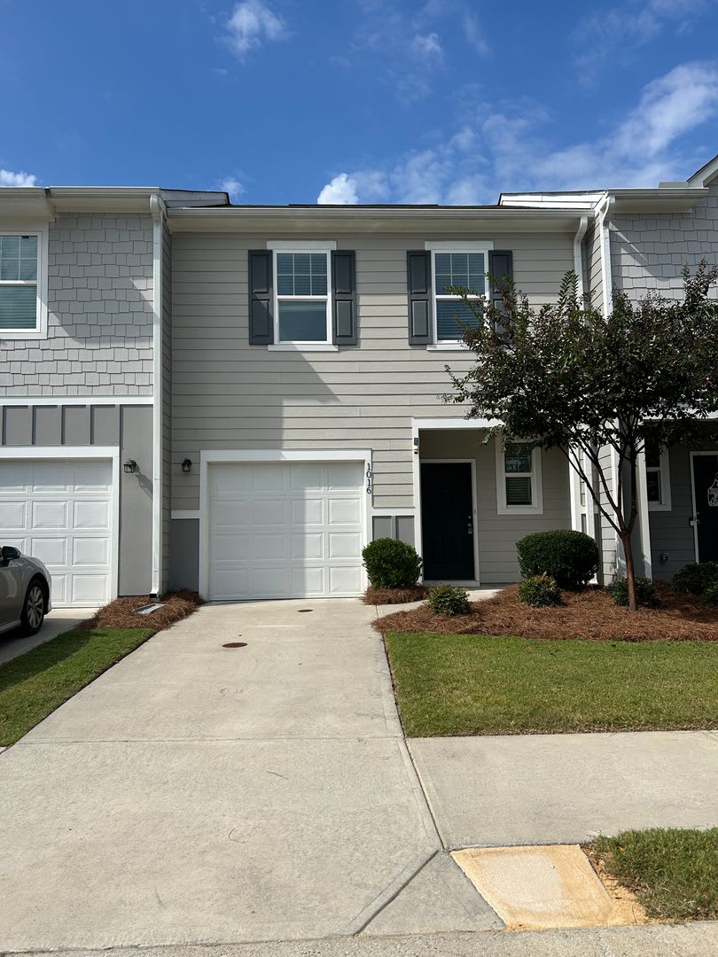 Move In Special 500 Off 1St 2 Months With A 9 15 Move In Date Or Sooner Welcome Home Beautiful 3 Bedroom 2 5 Bathroom Townhome Located In Cartersville Must See – photo 1