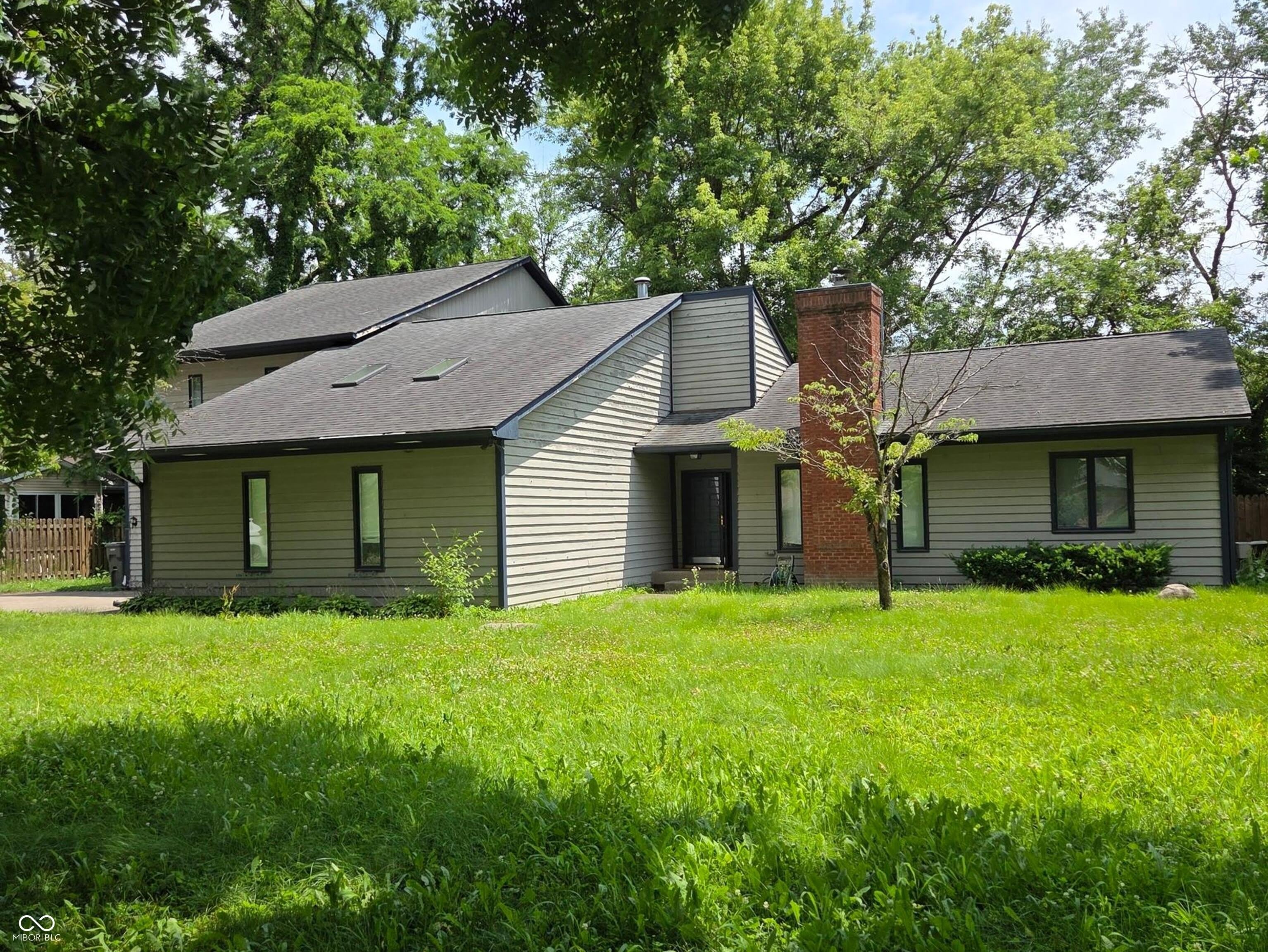 945 Fox Hill Drive – photo 3