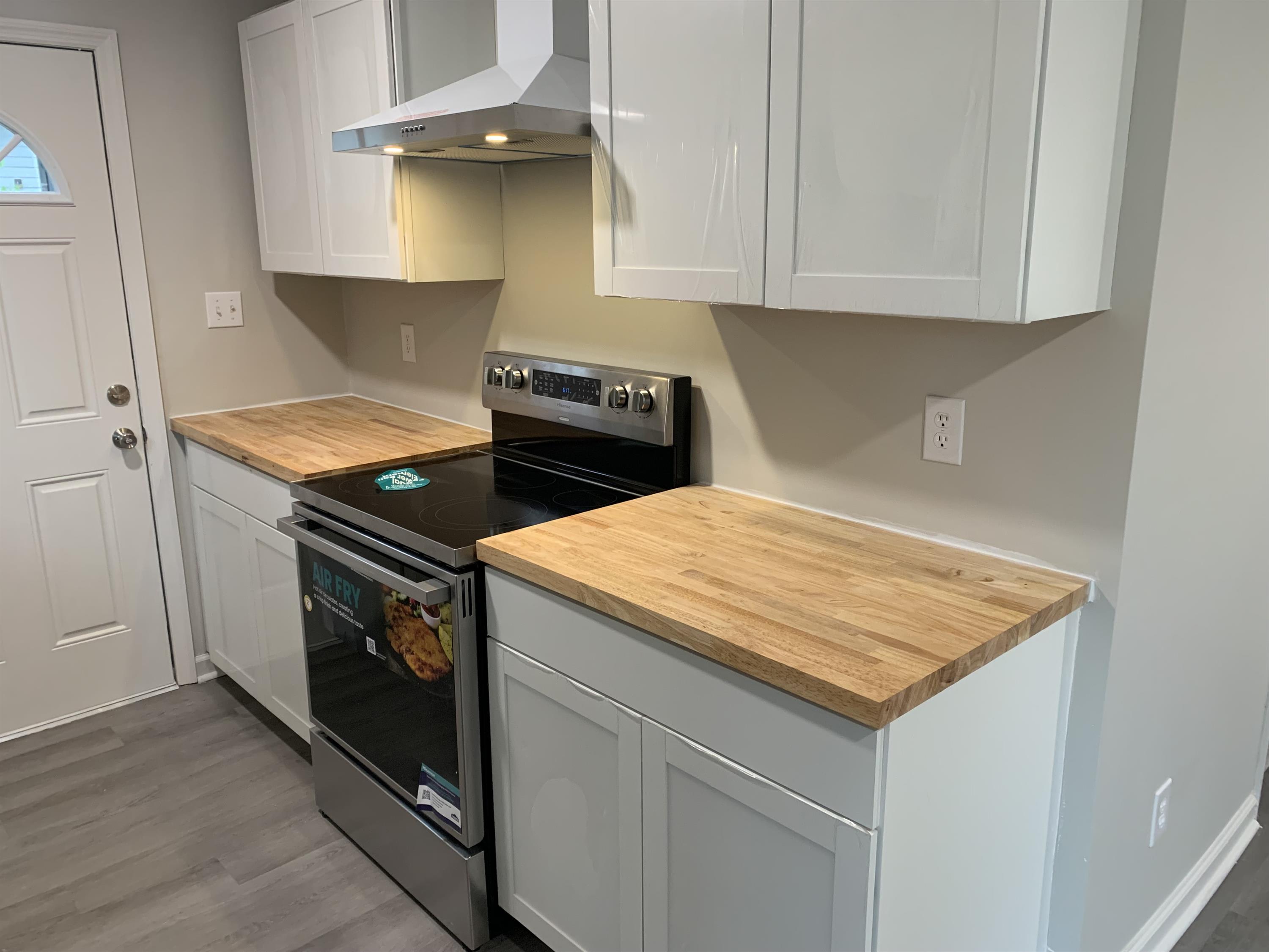 671 Wiltshire Road – photo 4