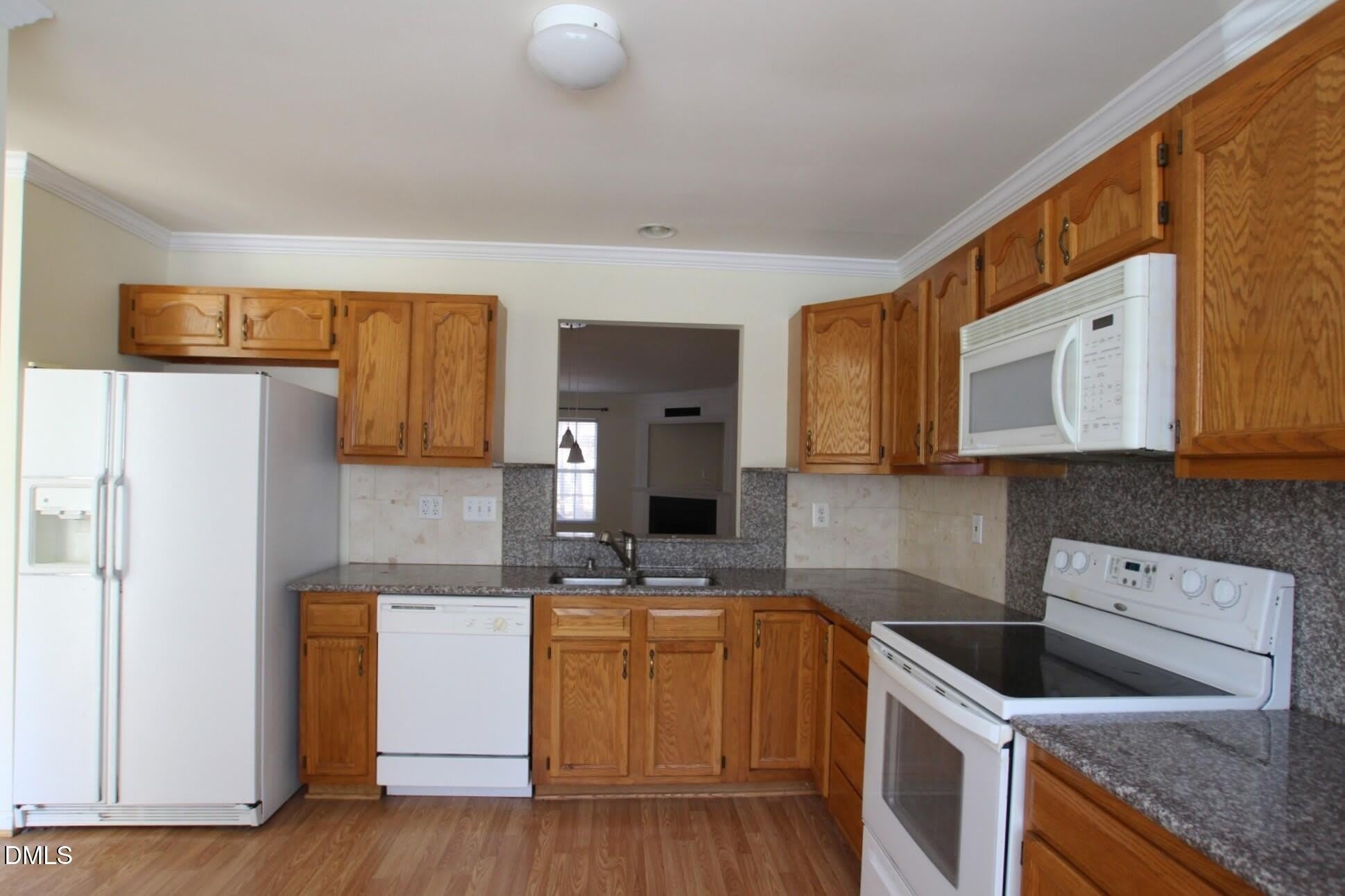 104 Climbing Ivy Court – photo 3