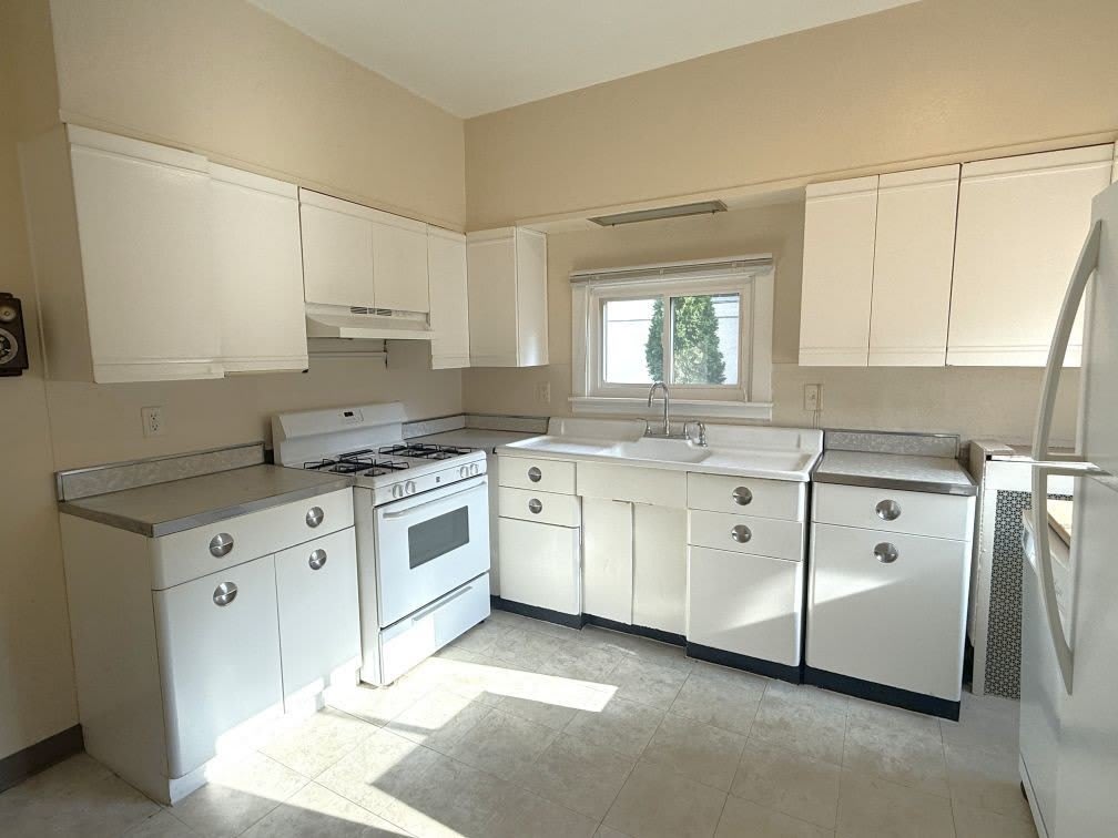 544 S Arlington Avenue – photo 5