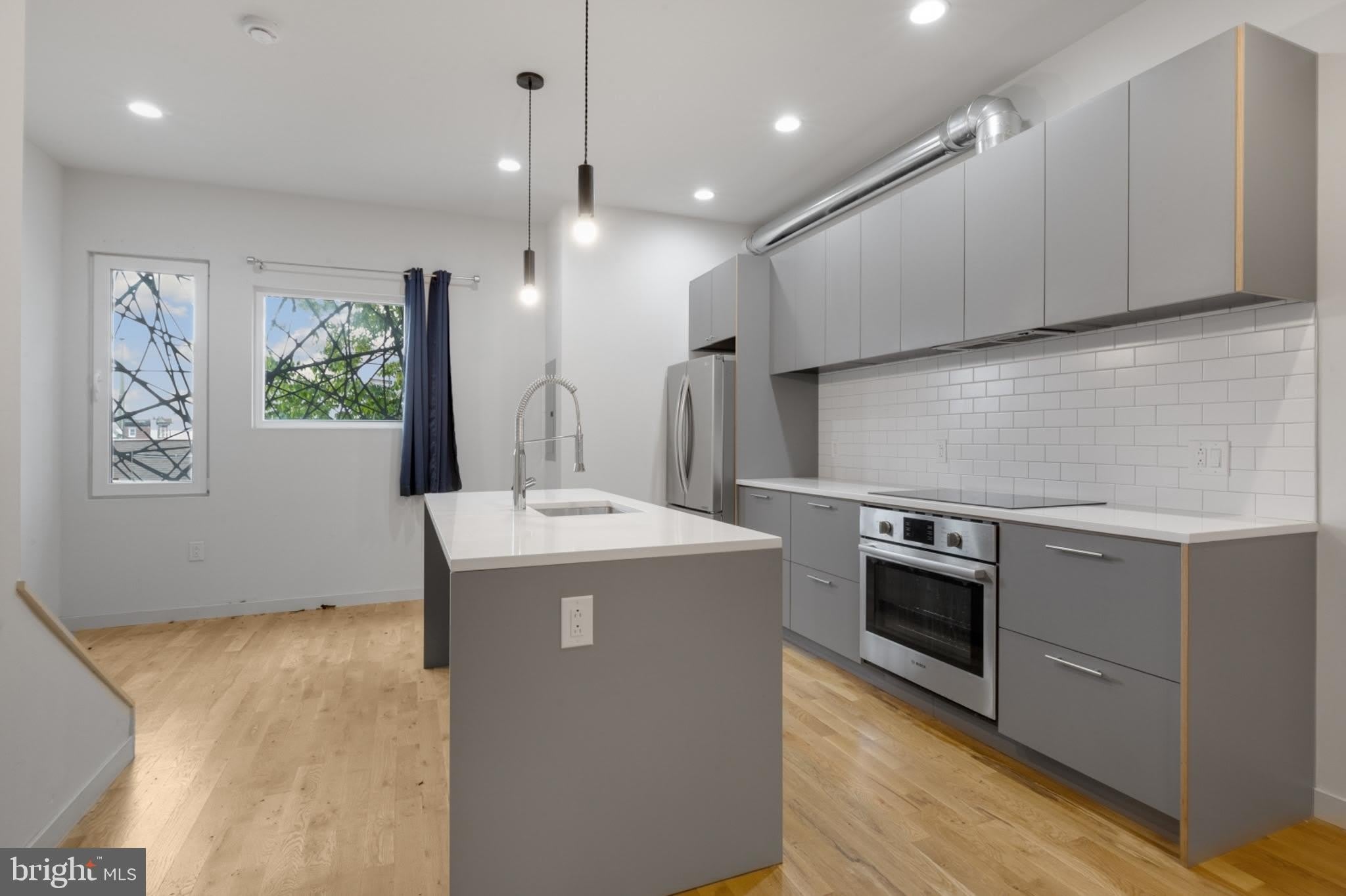 2328 MEMPHIS Street – photo 2
