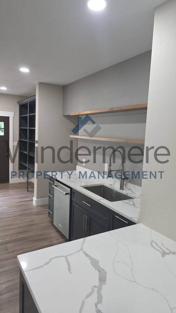 609 Pleasant St. – photo 4