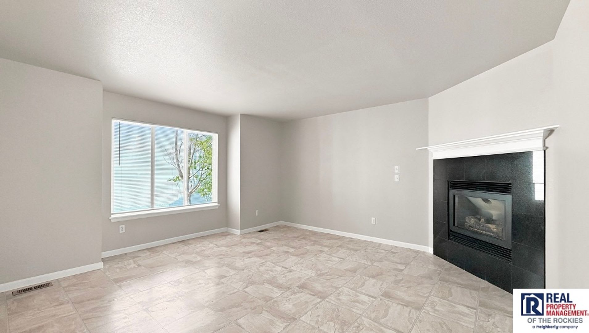 3 Beds 2 5 Baths In The Heart Of Loveland – photo 2