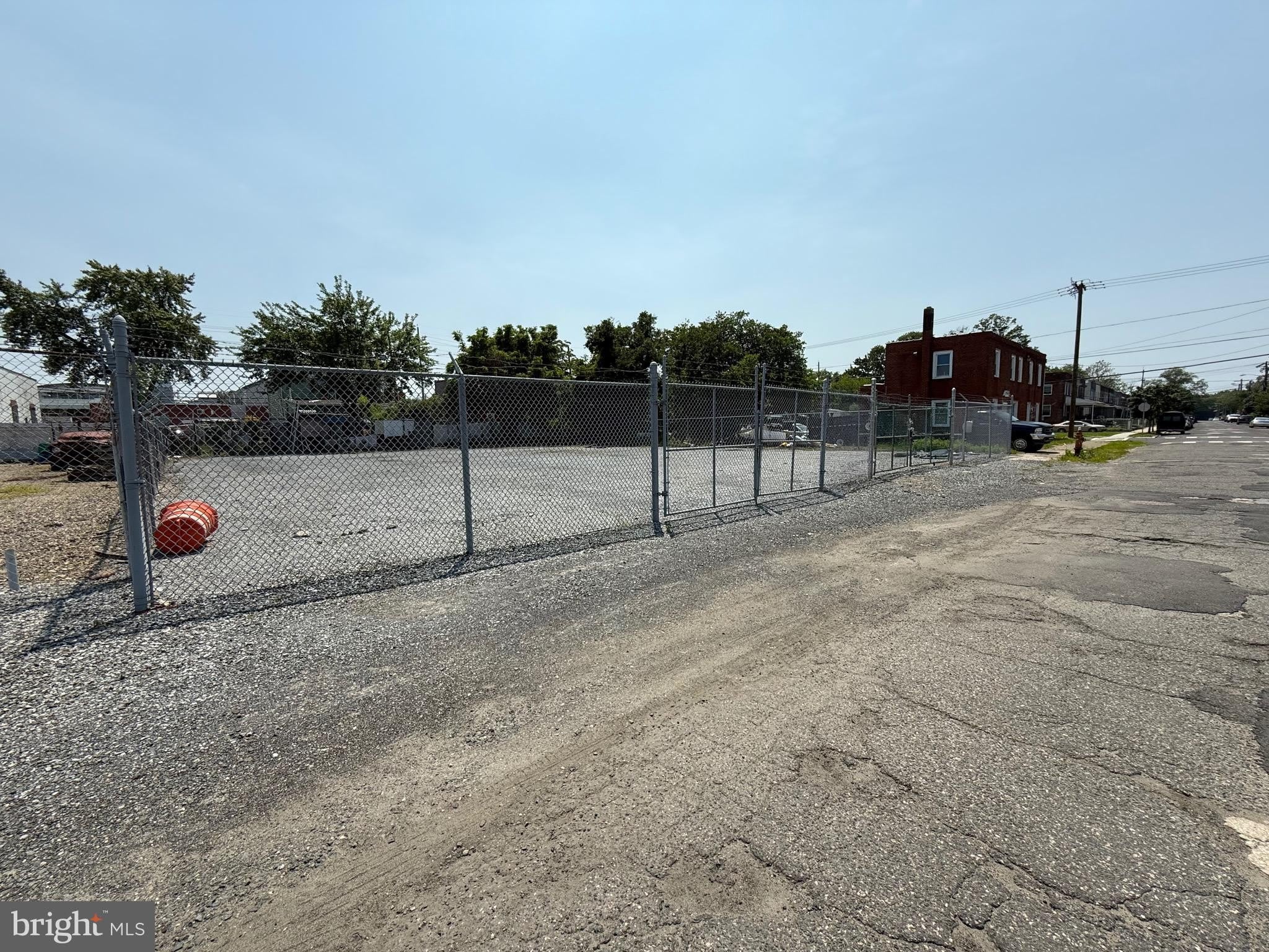 914 SYLVAN Street – photo 2