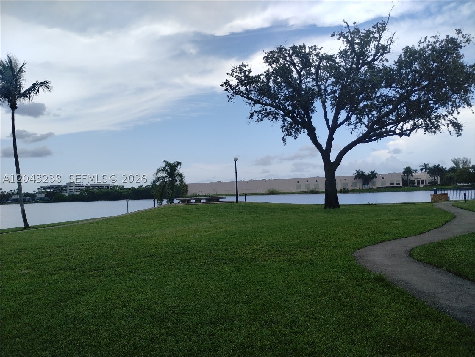 15509 Miami Lakeway N – photo 4
