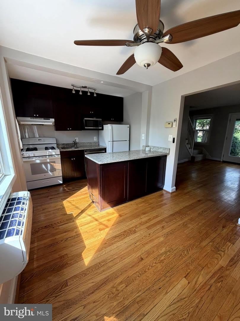 422 EARL ST – photo 3