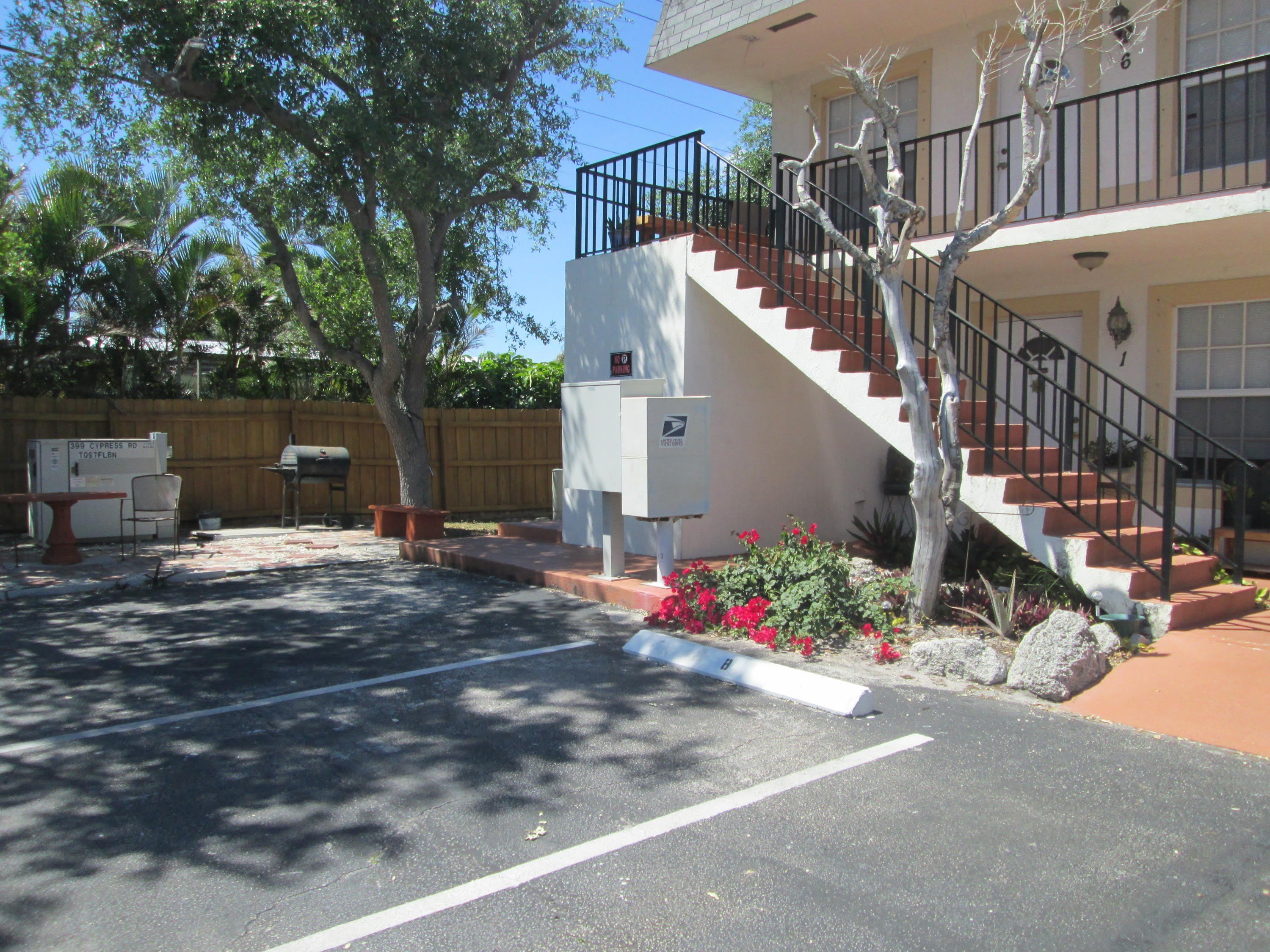 405 N Cypress Drive – photo 2