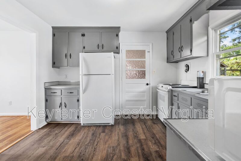 1100 Wilson Rd. – photo 2