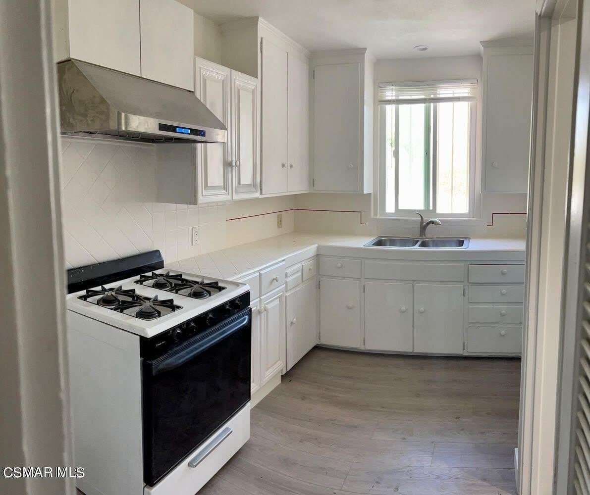 5728 Hazeltine Avenue – photo 3