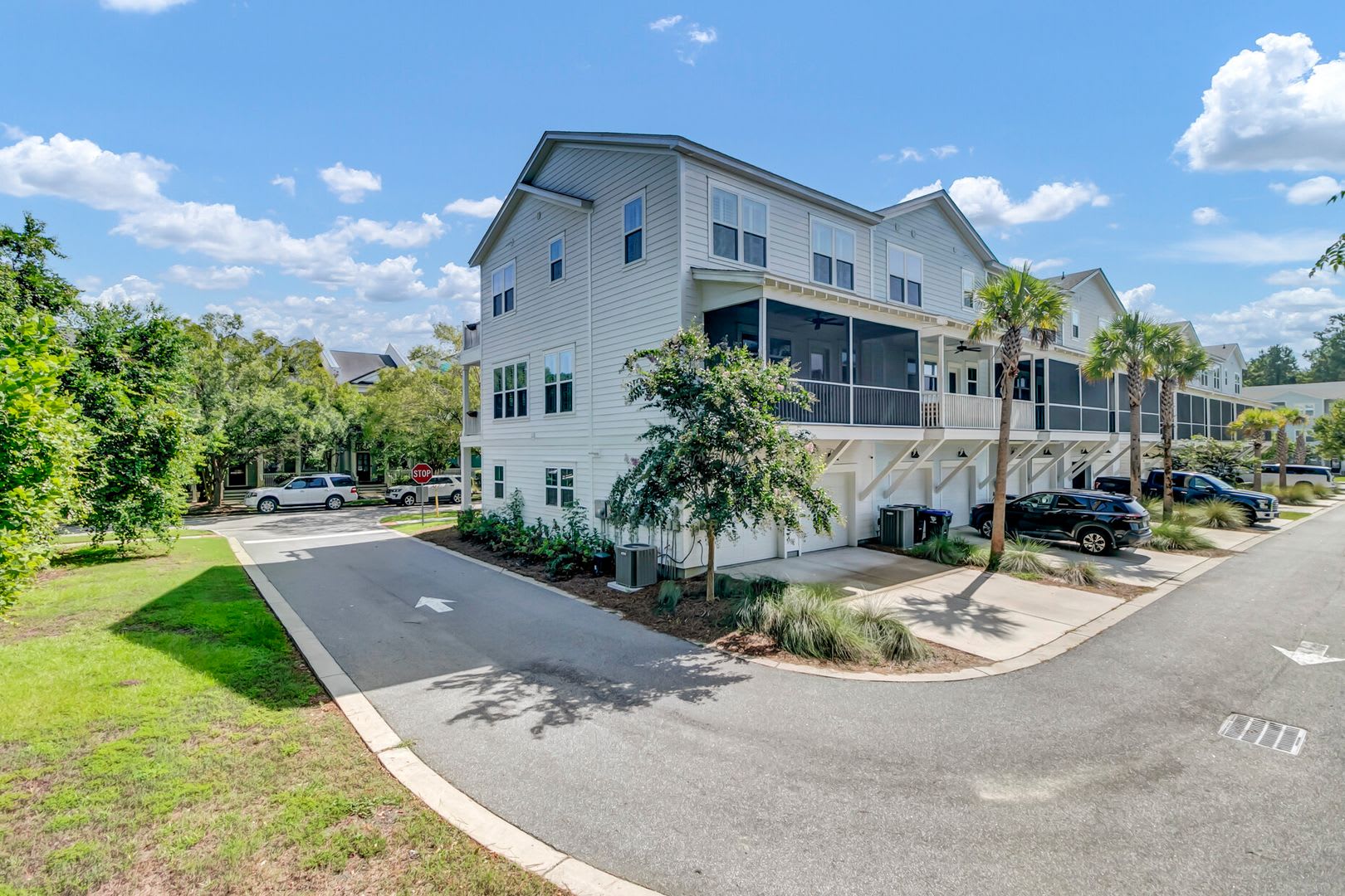 4 bedroom, fully furnished townhouse in Daniels Orchard, Summerville – photo 4