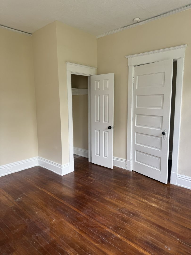 2422 Barton Ave – photo 5