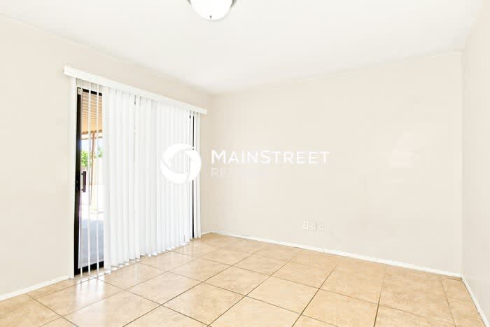 6425 West Oregon Avenue – photo 4