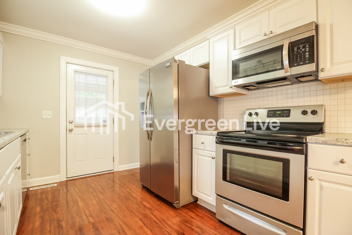 127 Ashdown Drive – photo 3