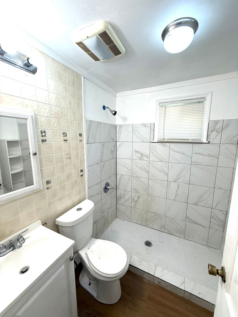 ** 3 bed 1 bath located in Highland Gardens ** to schedule a self showing – photo 5