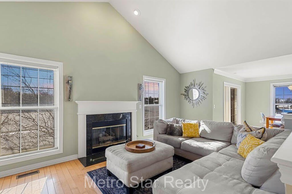 120 N village way – photo 3