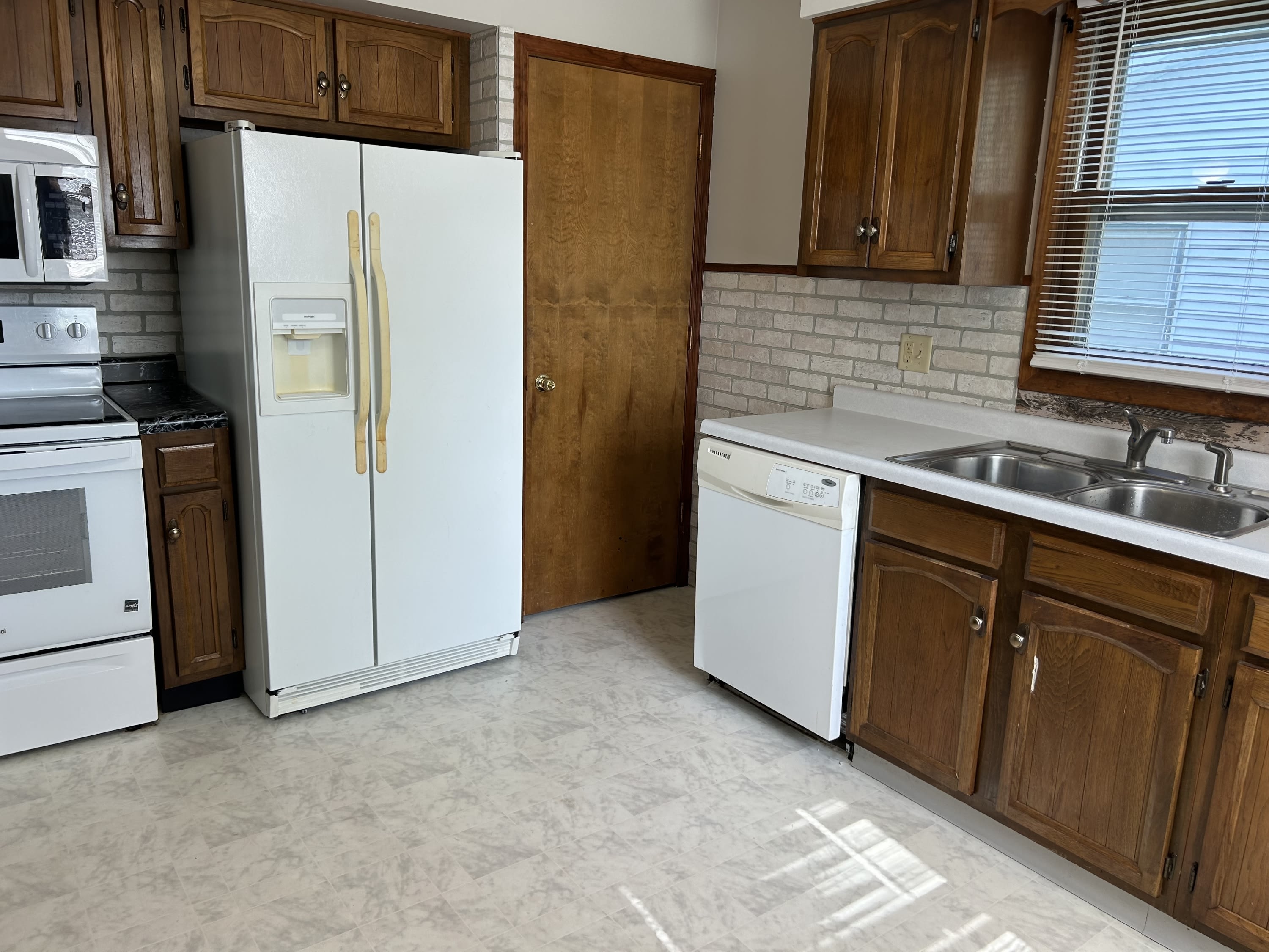 2305 Maple Boulevard – photo 3