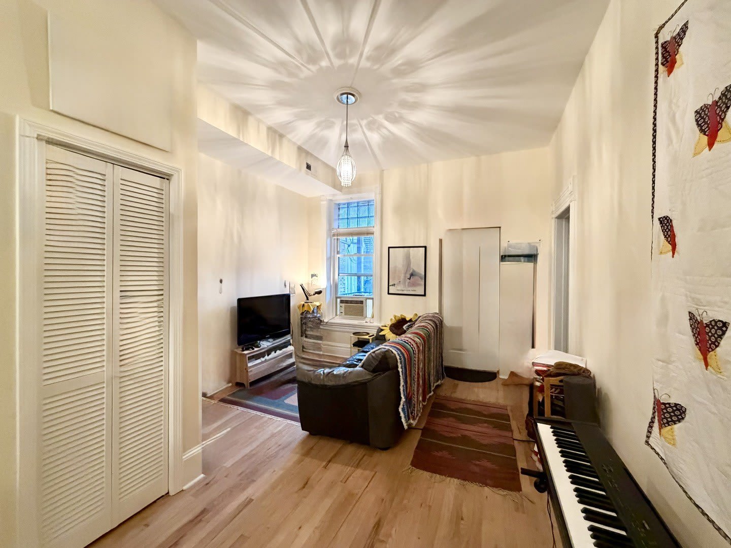 1420 N Western Avenue – photo 2
