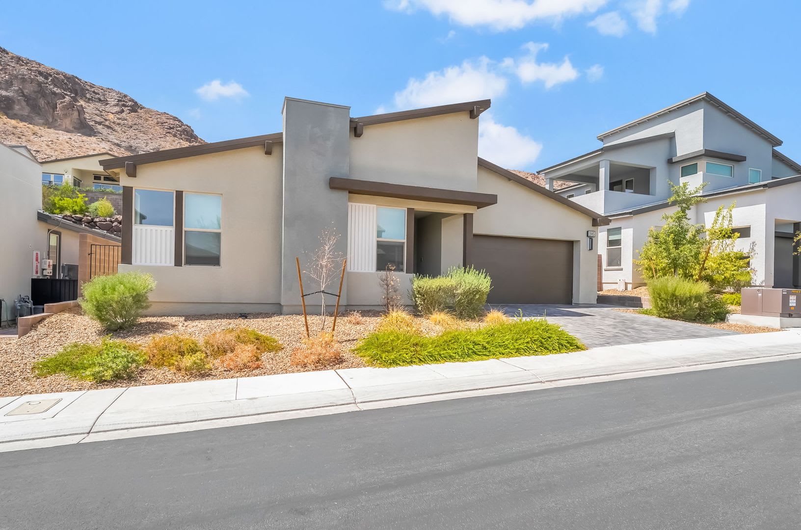 Modern Midnight Ridge Retreat With Stunning Mountain Views – photo 2