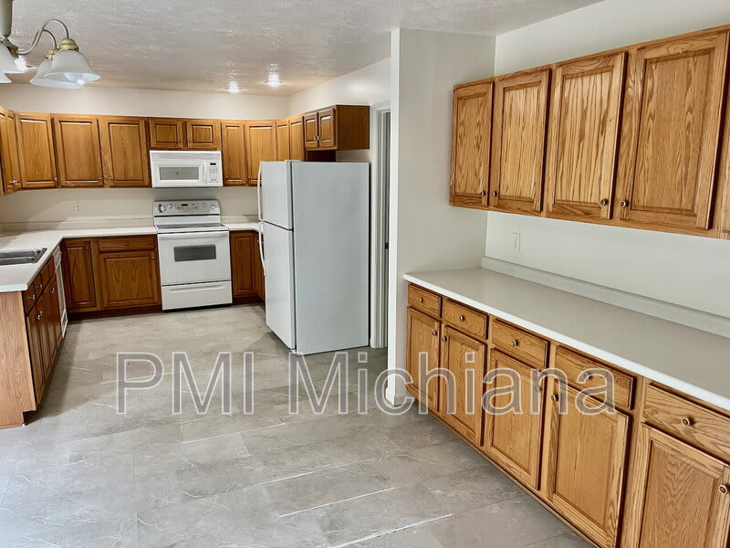 51880 Courtland Dr E – photo 5