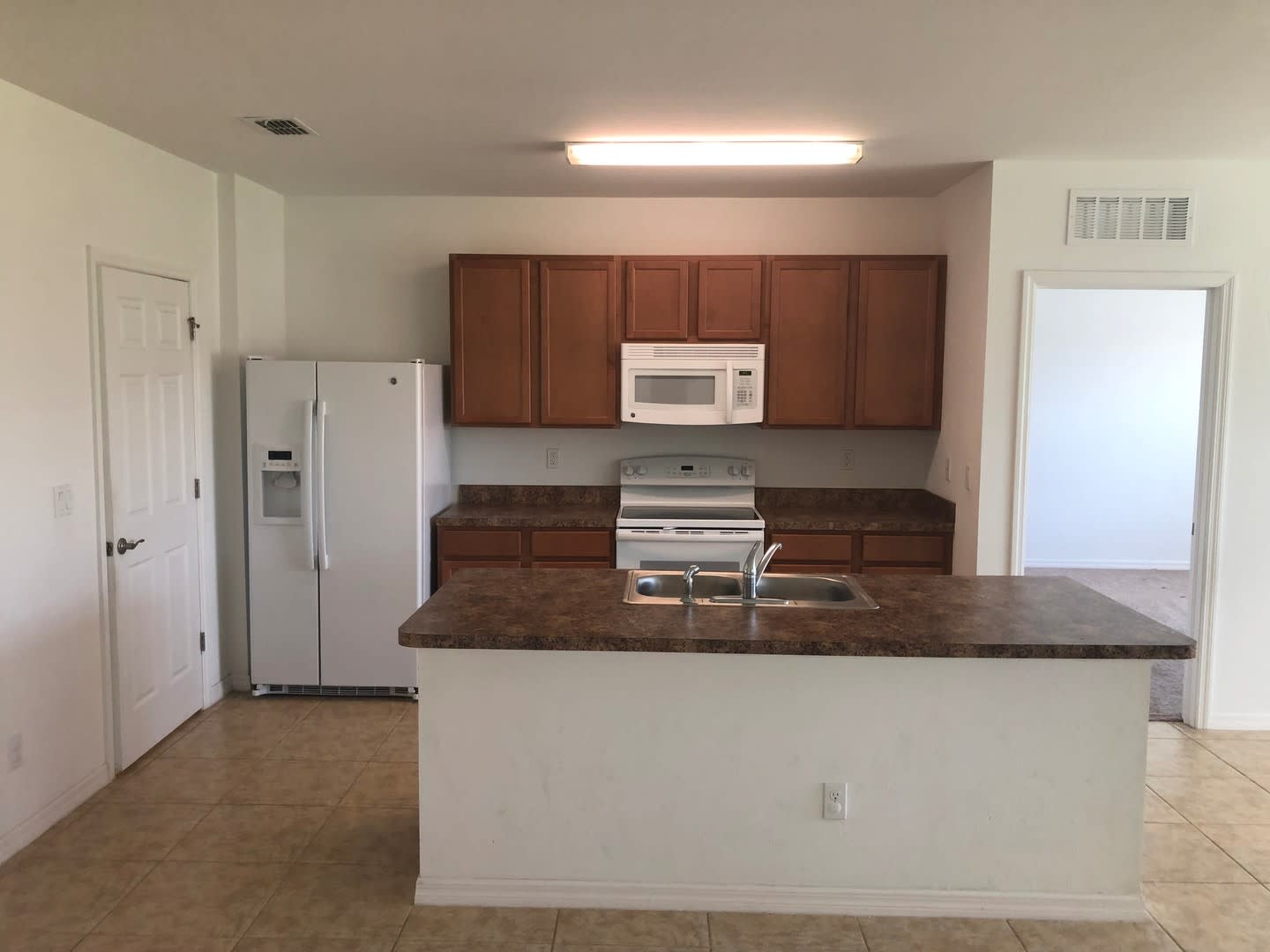 3 bedroom 2 bath single family home – photo 3