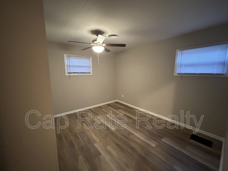 2163 Grasmere Ave – photo 5