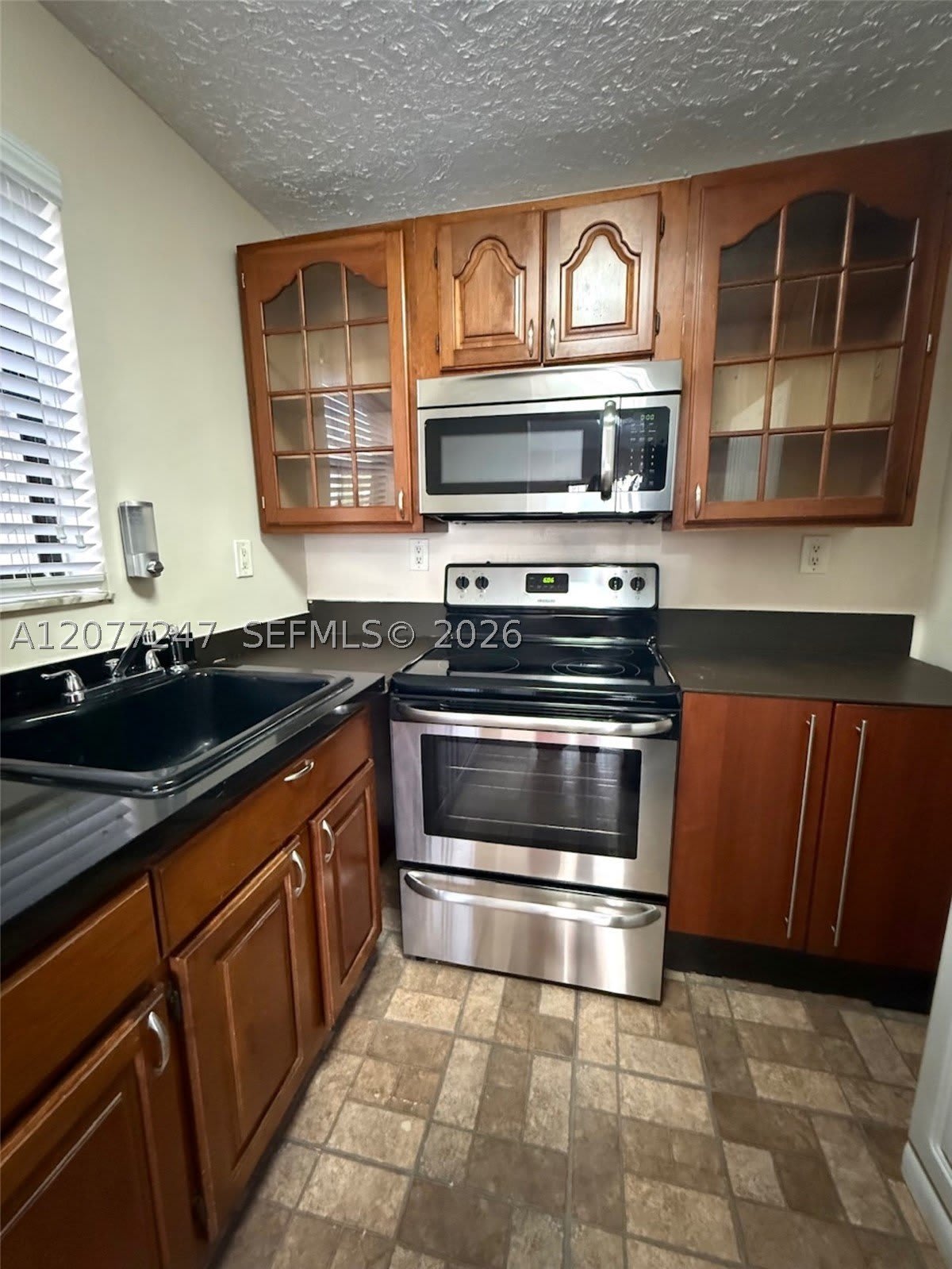 1121 SW 122nd Ave – photo 3