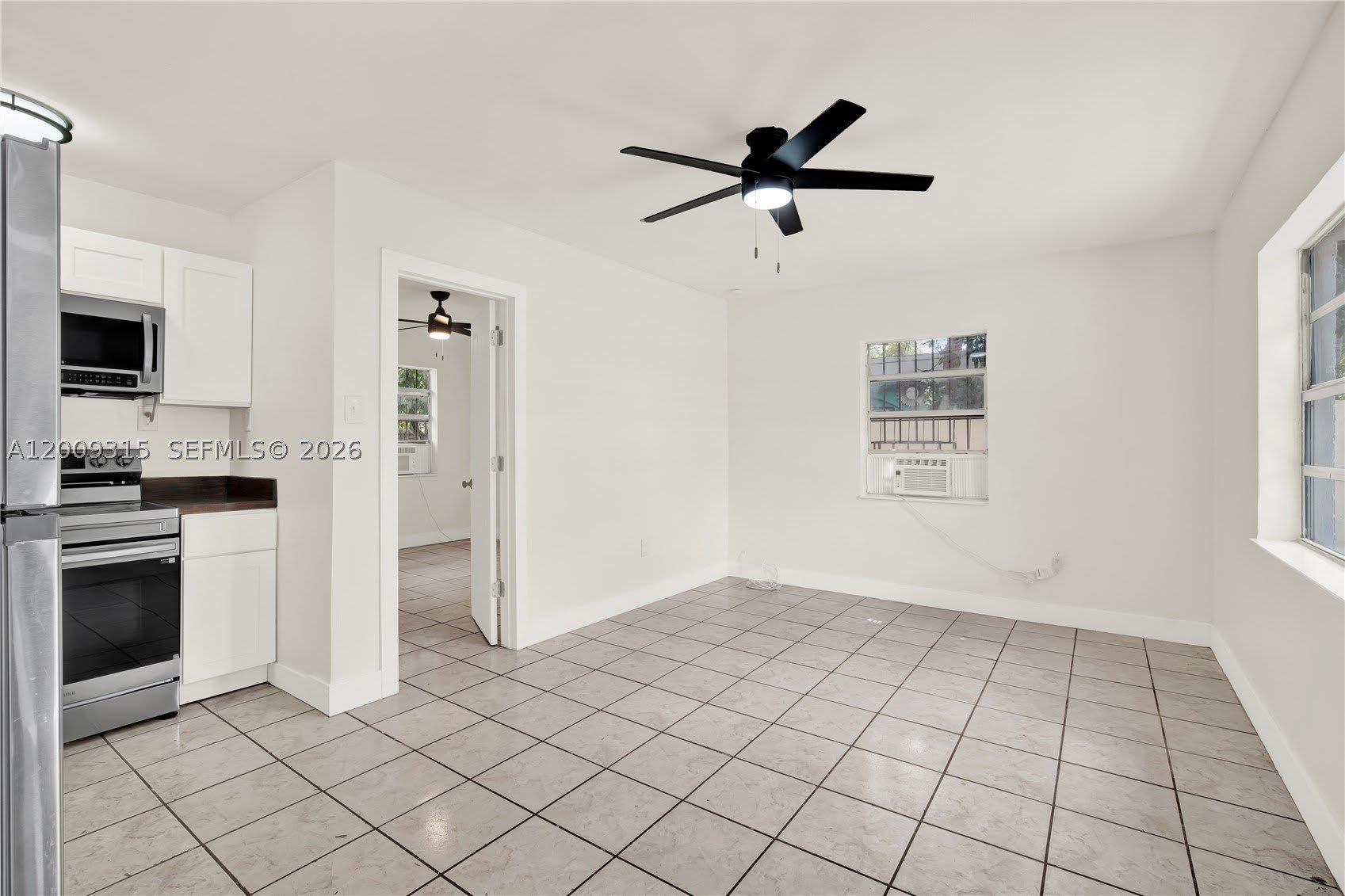 105 NW 7th Ave – photo 2