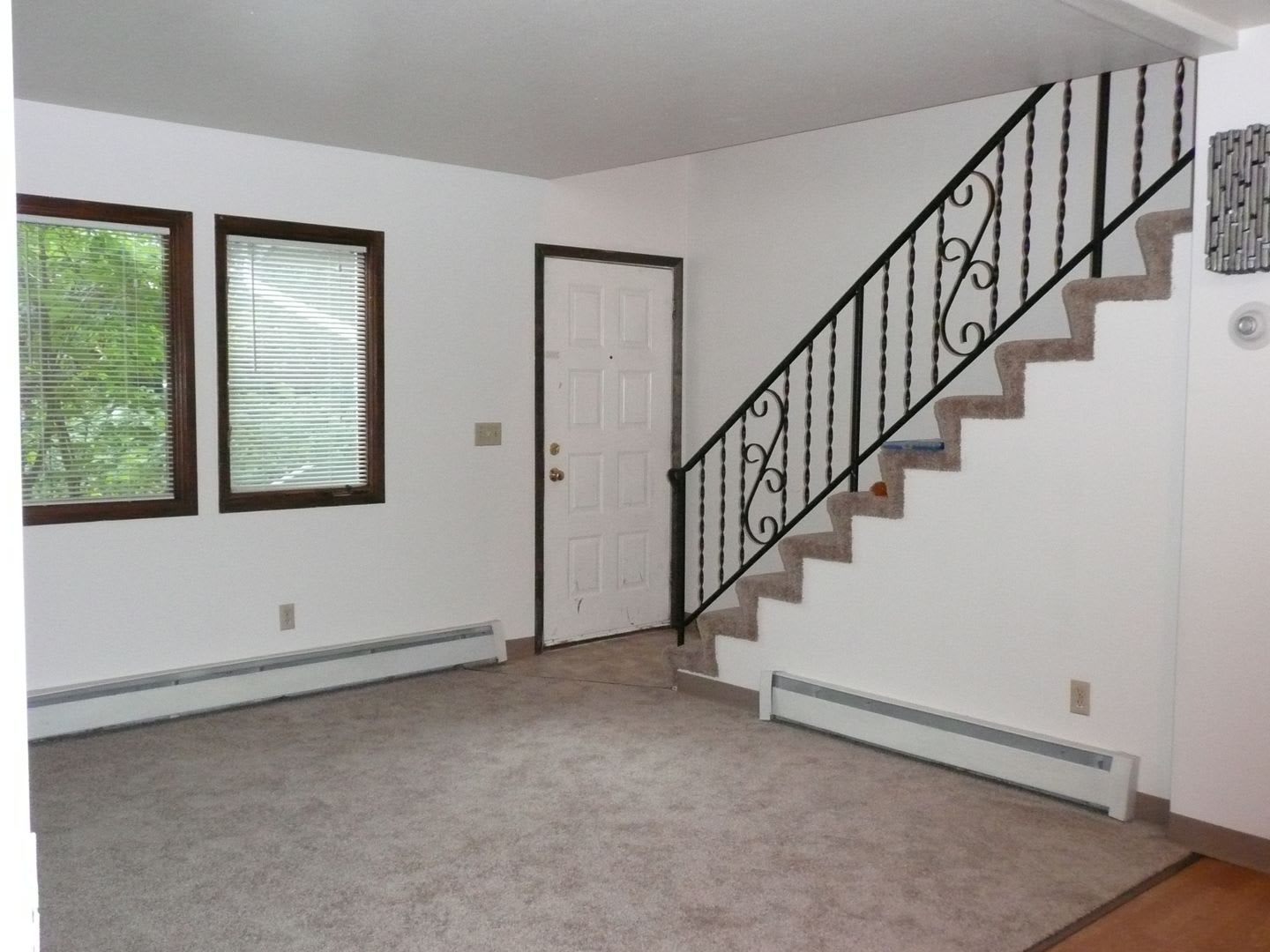 South Anchorage Great Two Story 2bed with W/D – photo 1