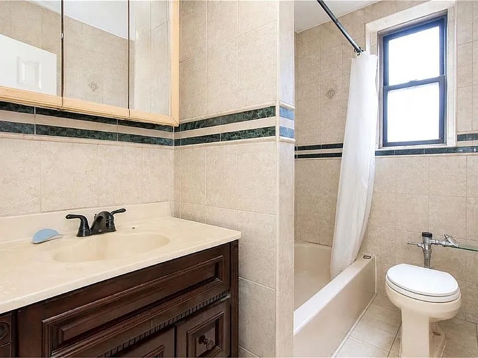 1289 E 19th St – photo 2