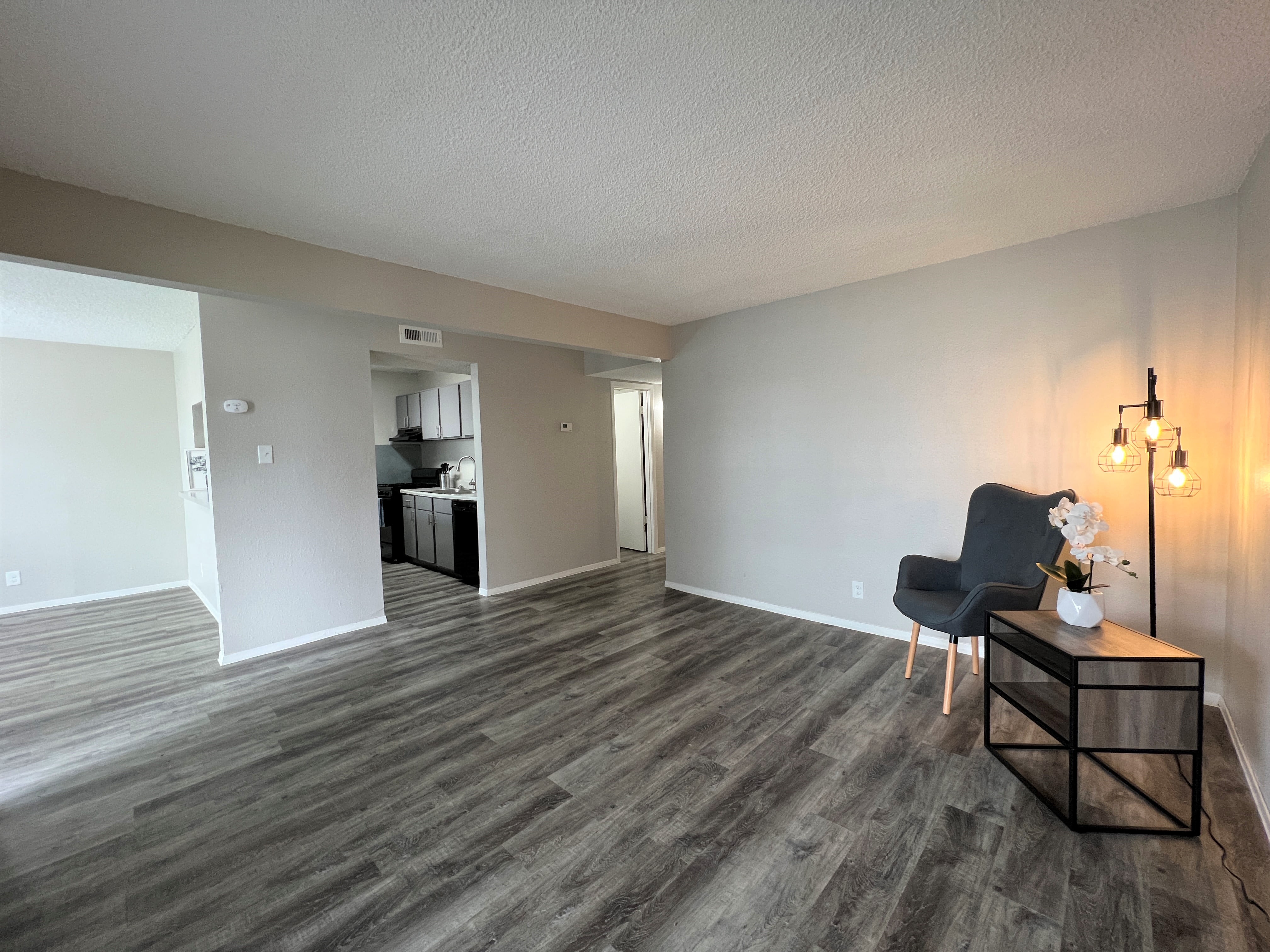 212 Sam Houston Drive – photo 2
