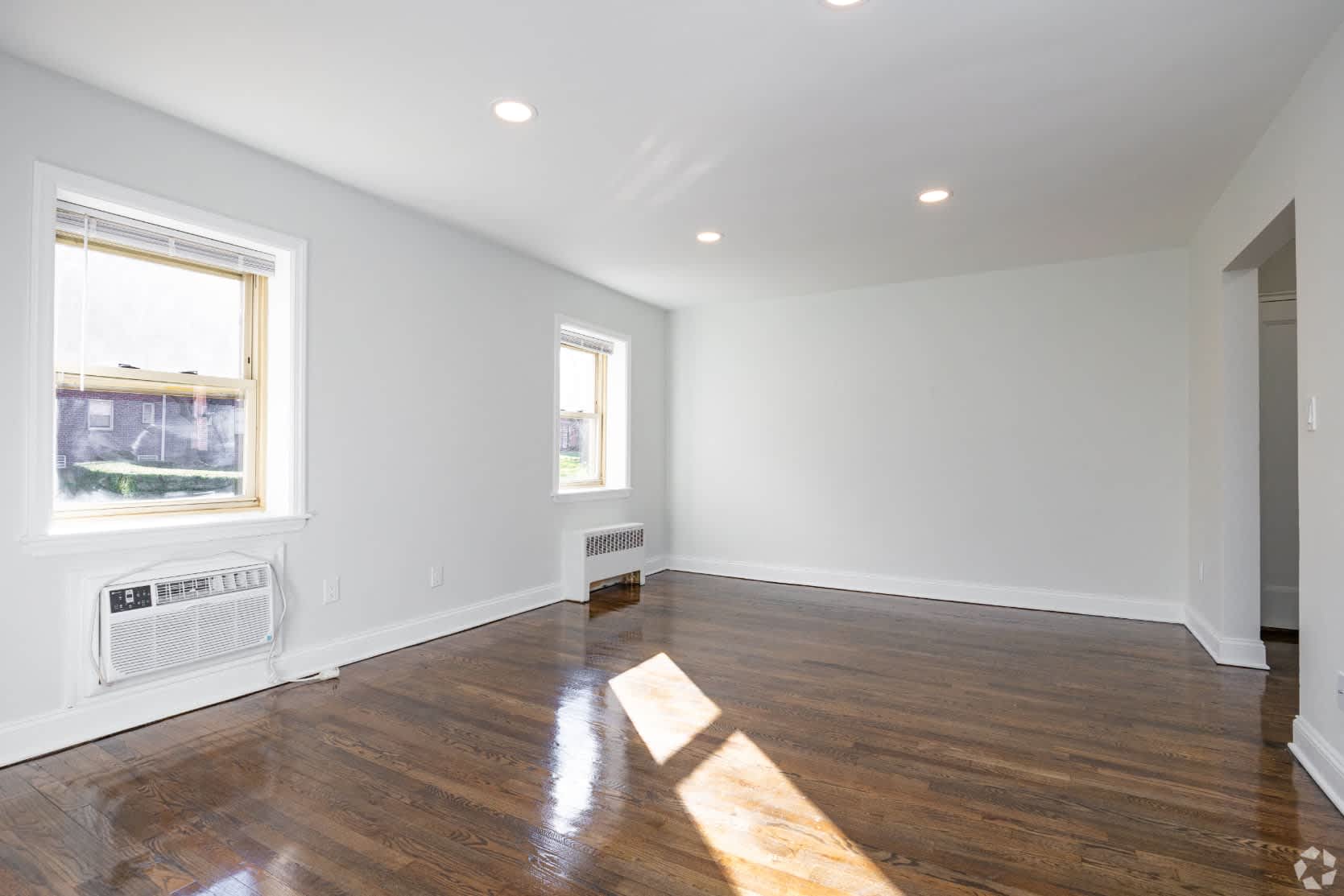 44 West 33Rd Street Apartments – photo 4