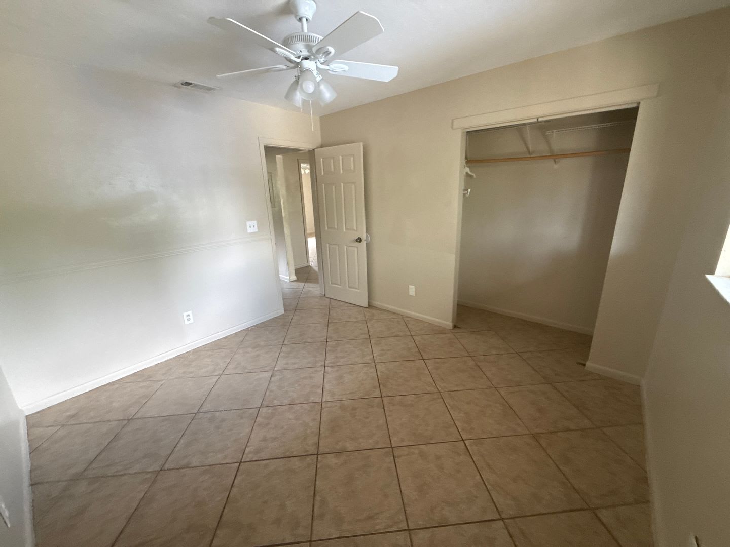 Ask About The Two Weeks Free North Fort Myers 3 Bedrooms 2 Baths Ready For A Long Term Tenant Pet Friendly Duplex – photo 5