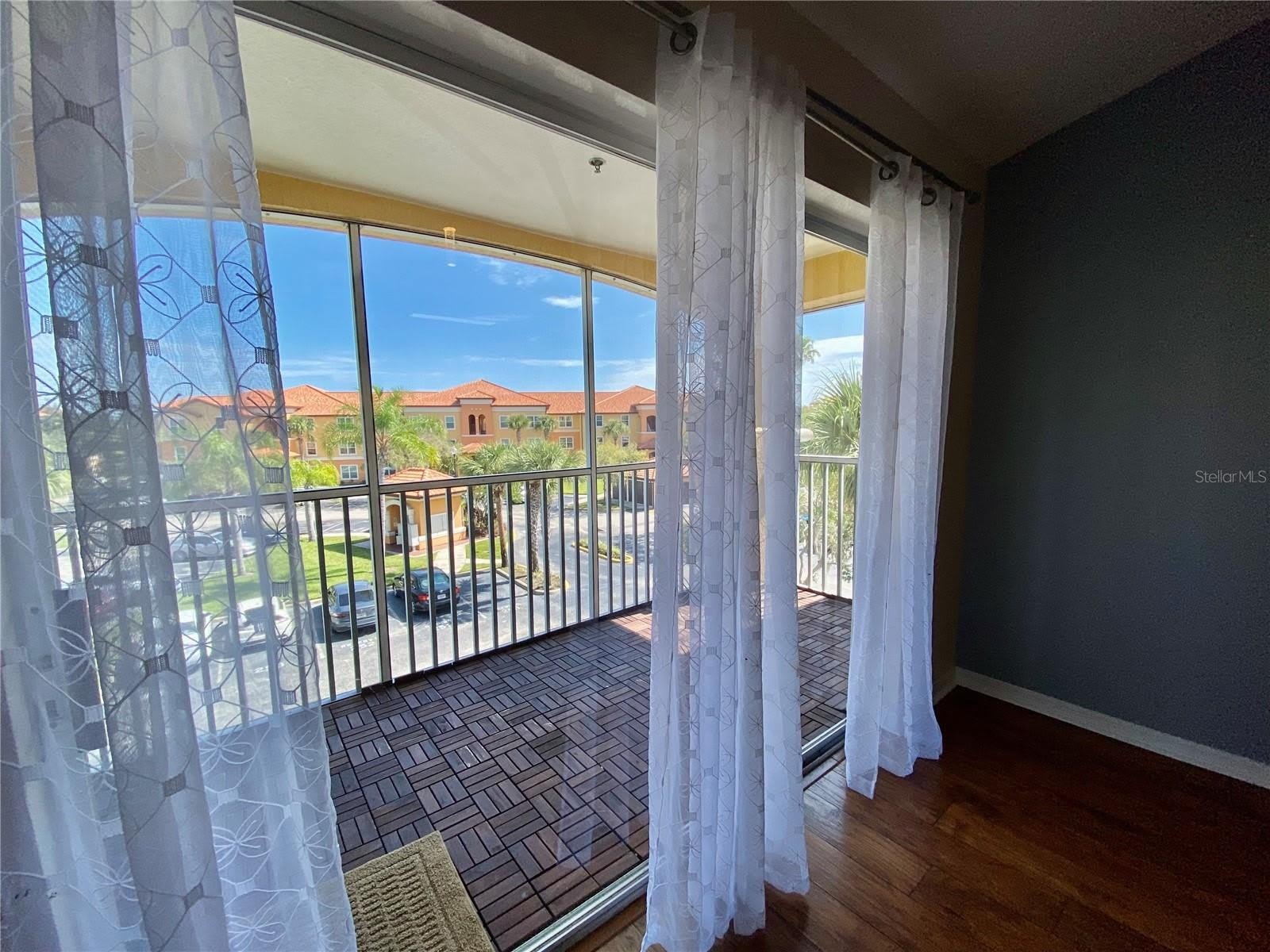 5467 VINELAND Road – photo 4