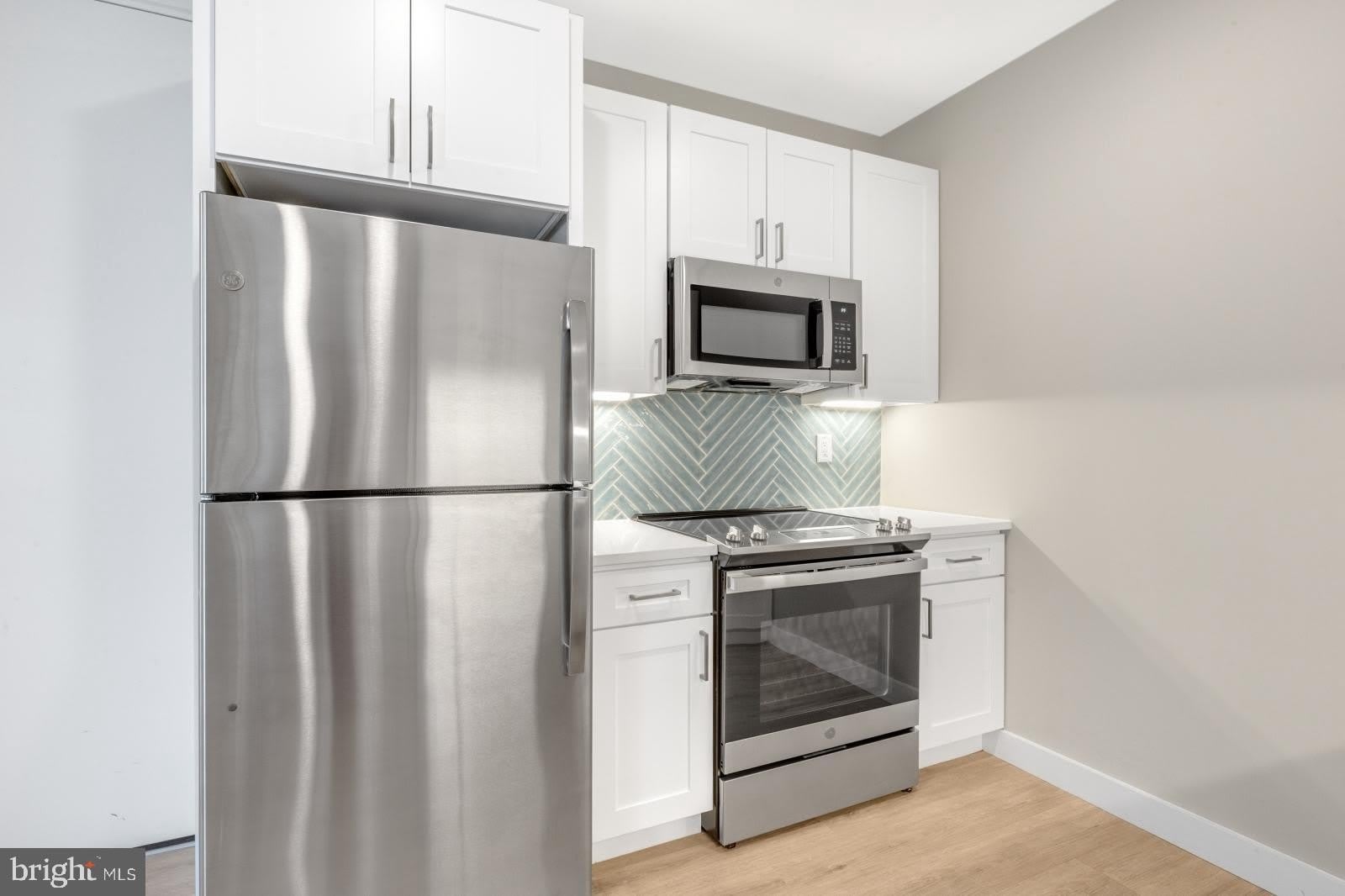 1144 FRANKFORD Avenue – photo 4