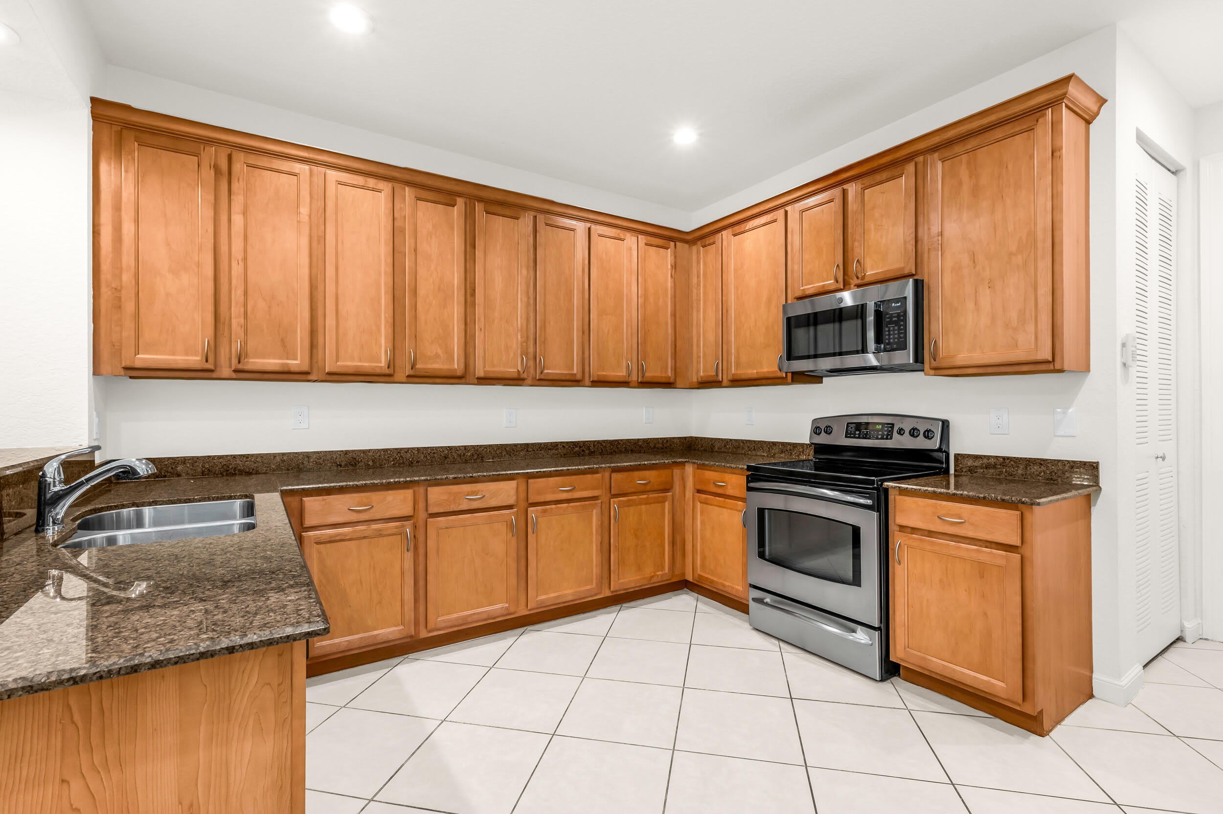 650 Pacific Grove Drive – photo 4