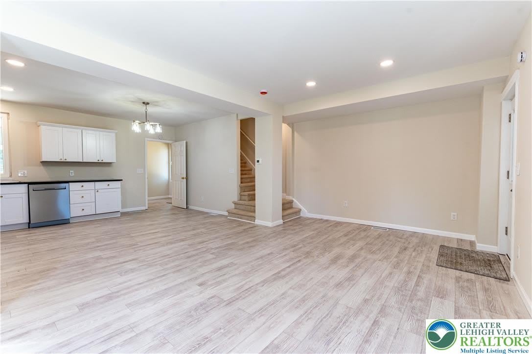 1156 William Street – photo 5