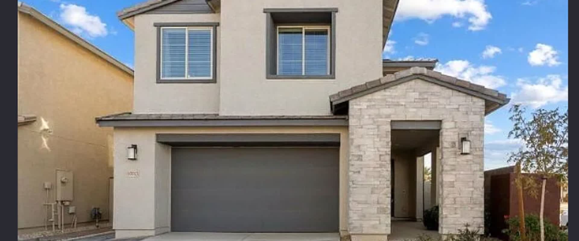 Stunning 5-Bedroom Executive Home in Desirable Mesa Neighborhood – photo 1