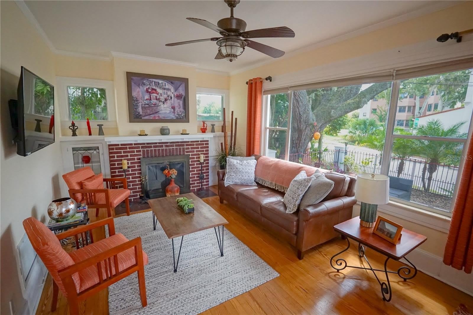 229 E 6TH Avenue – photo 4