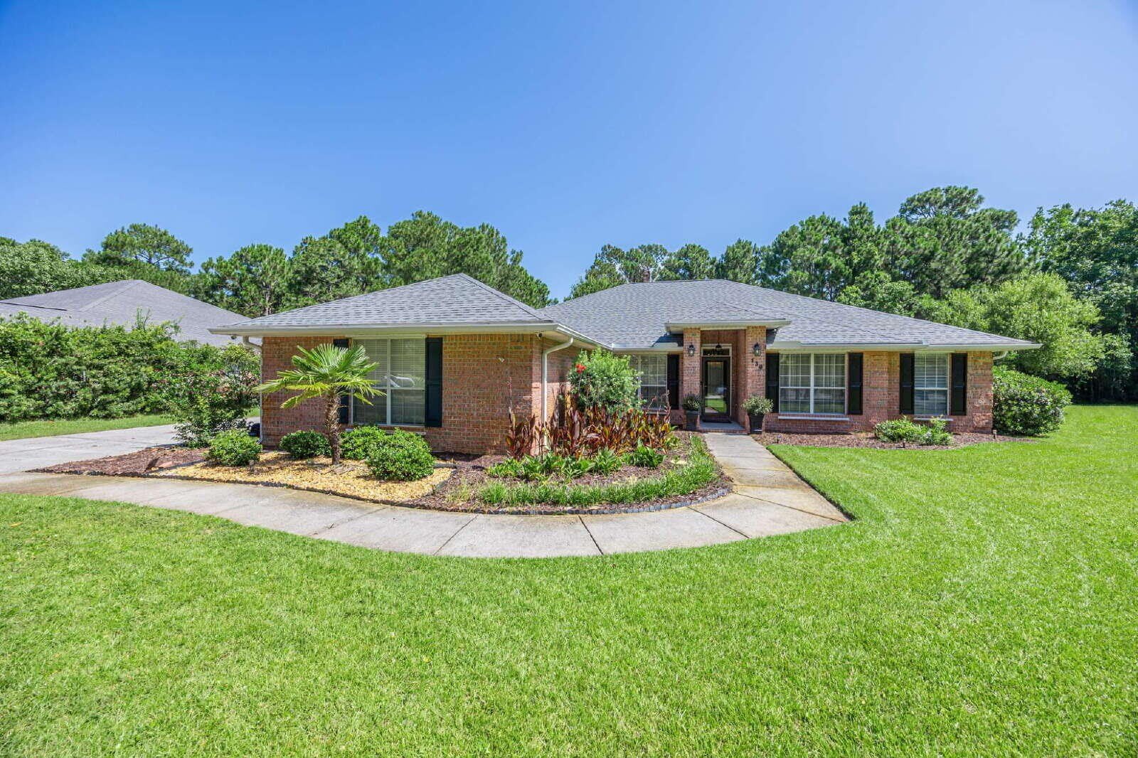 130 W Shipwreck Road – photo 1