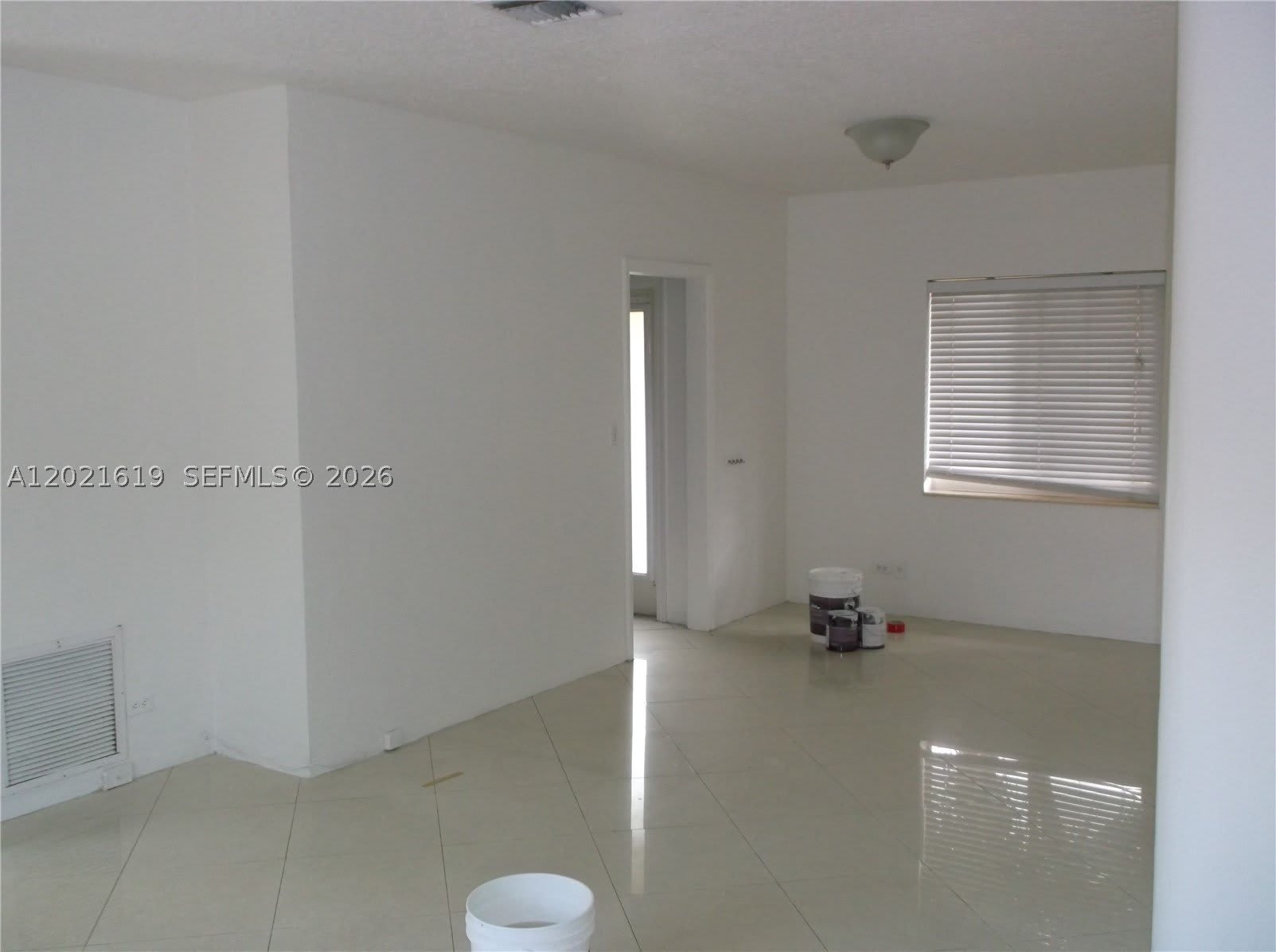 727 NE 16th Ave – photo 4
