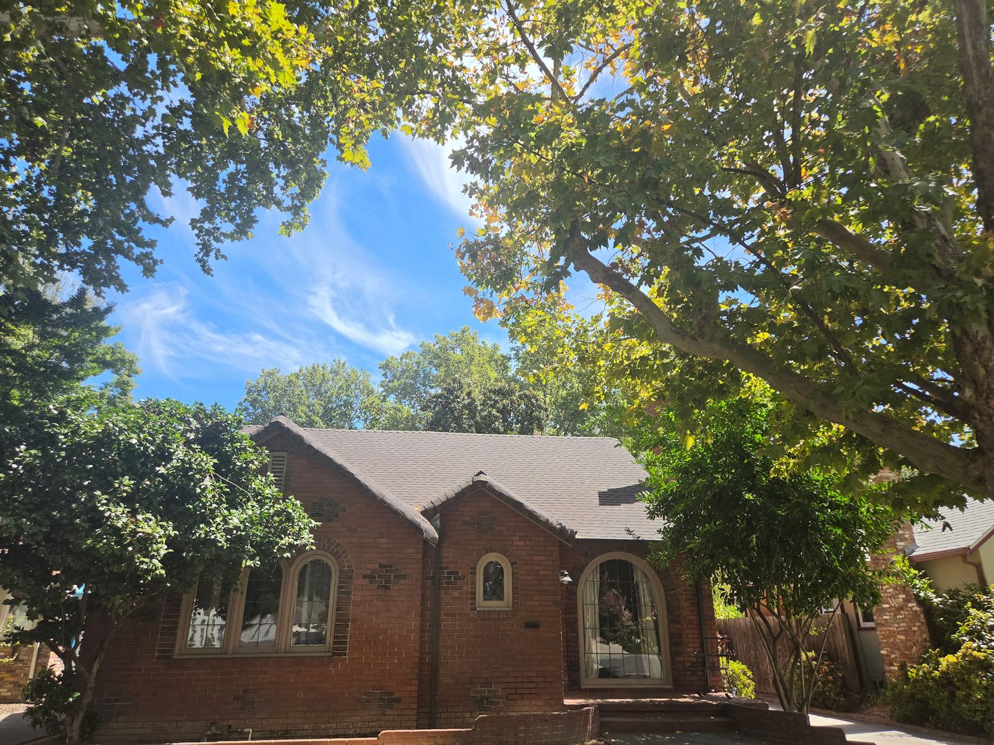 This Beautiful Land Park Home is a Charmer! – photo 1