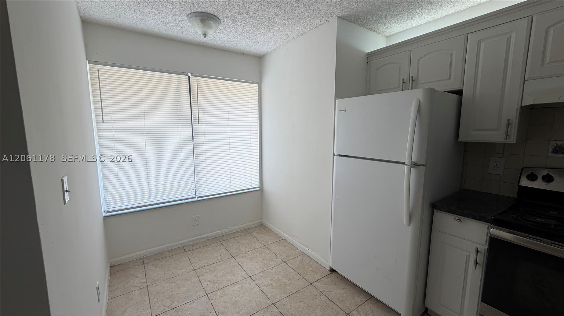 2550 Riverside Dr – photo 4