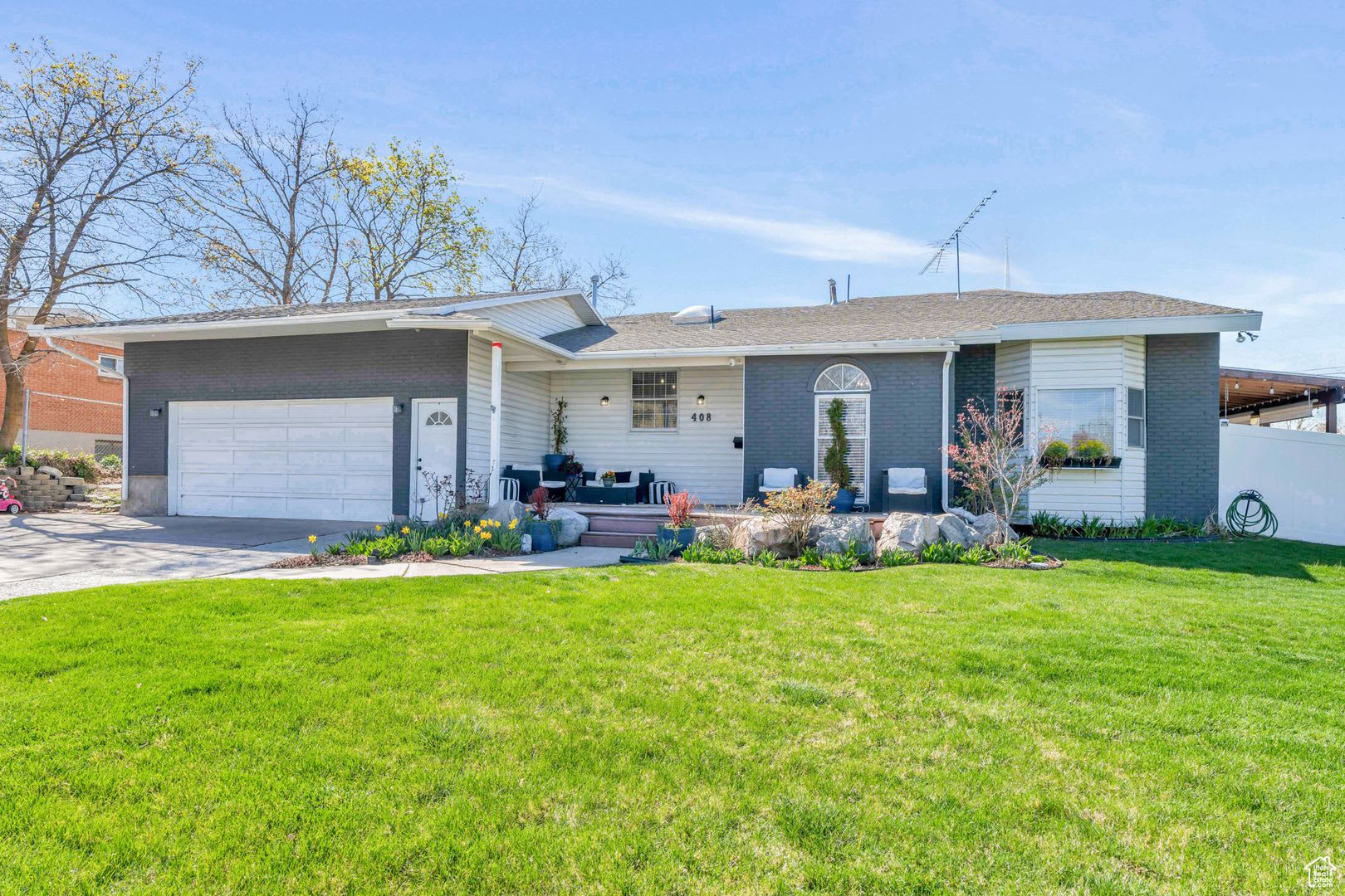 5 bedroom, 2 bath Bountiful Home – photo 2