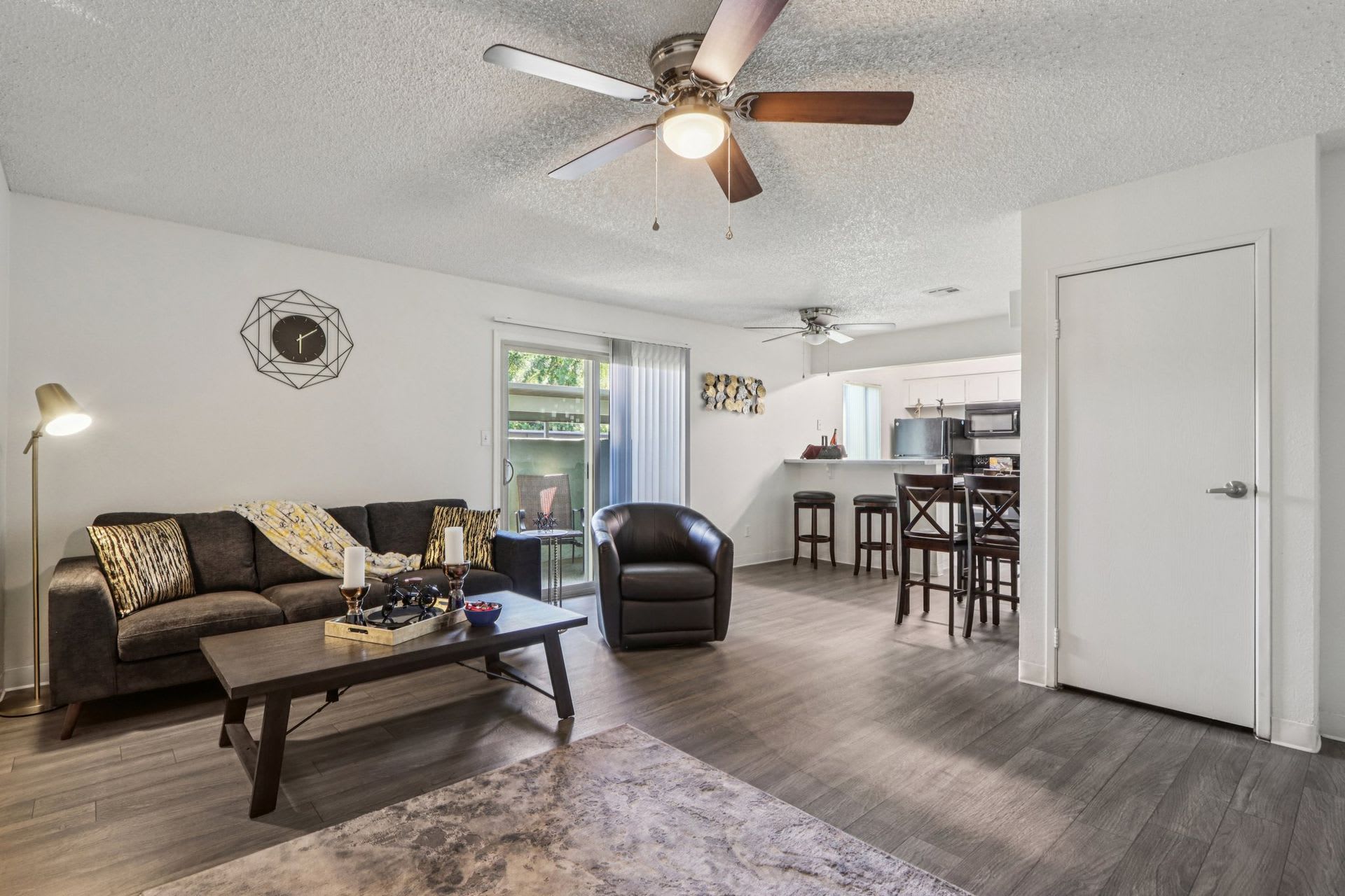 Sahara and Playa Palms Apartments – photo 4