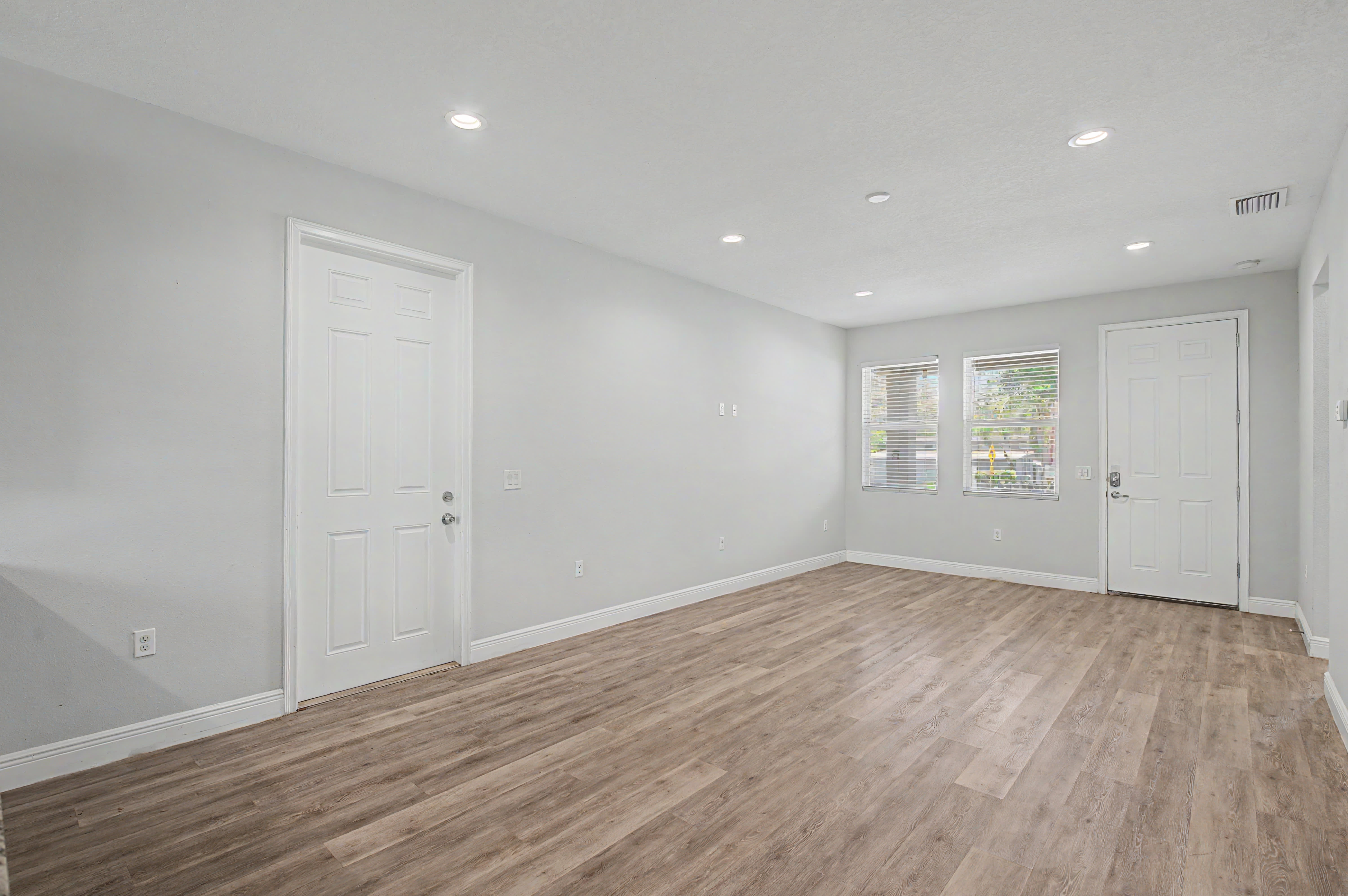 1614 E Mulberry Dr – photo 5