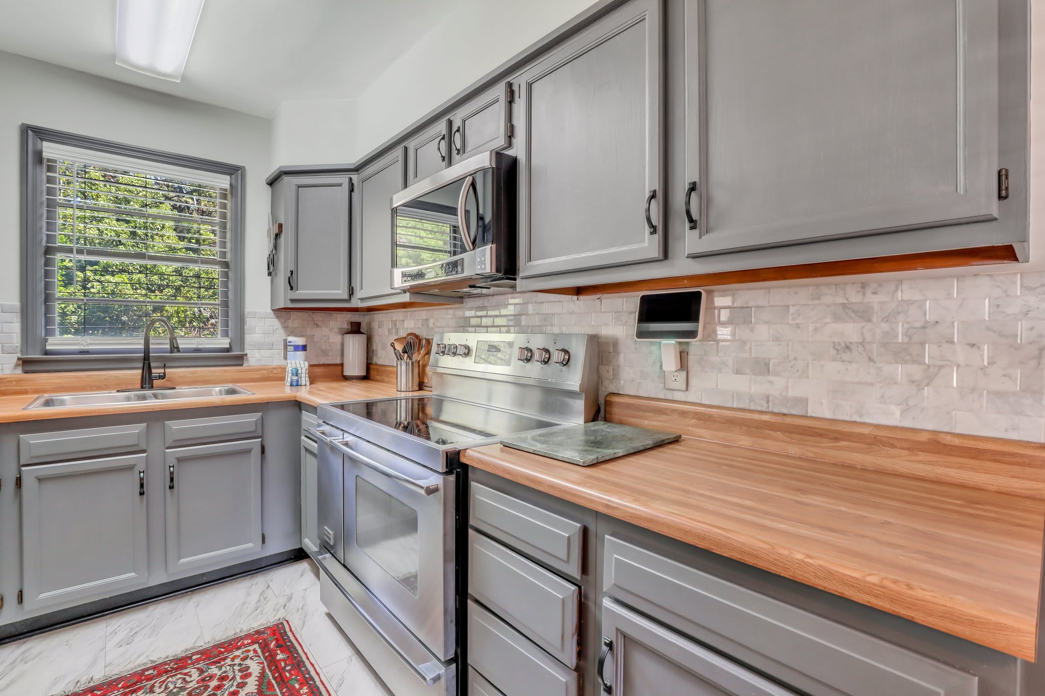 1810 E 32nd St – photo 4