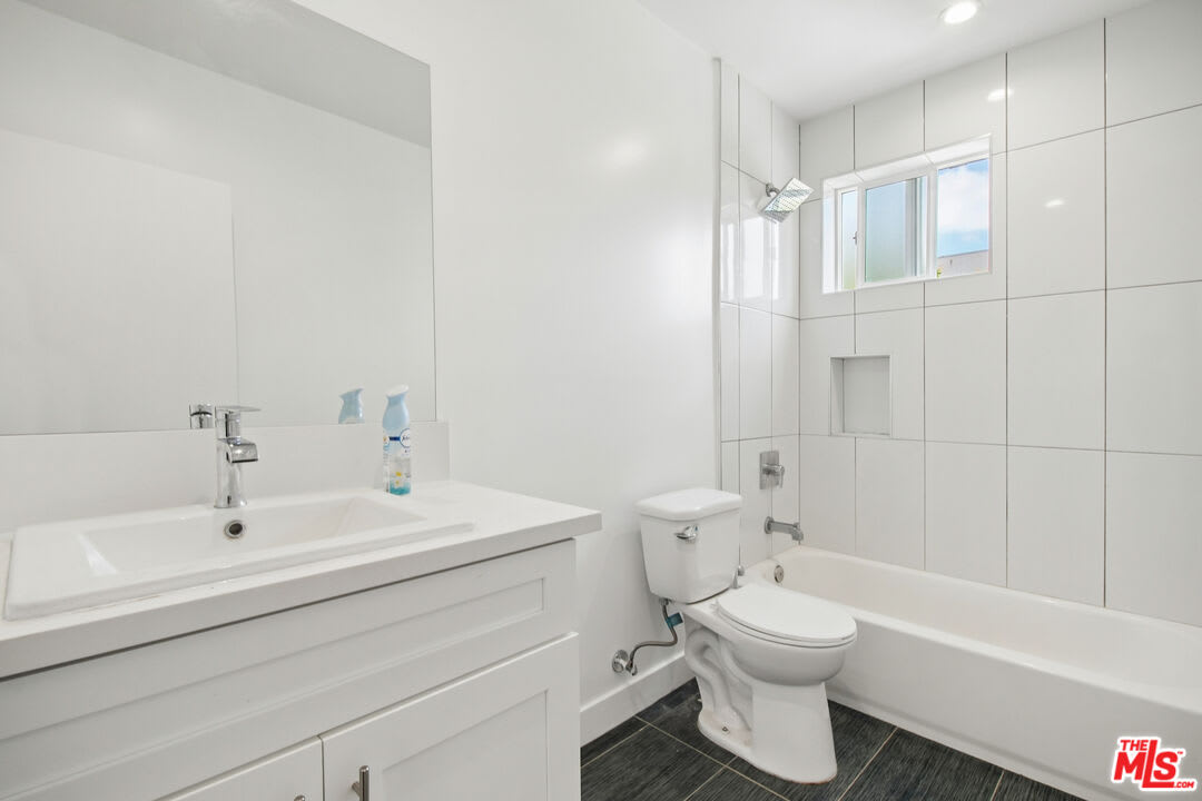 6334 1 2 Beck Avenue – photo 4